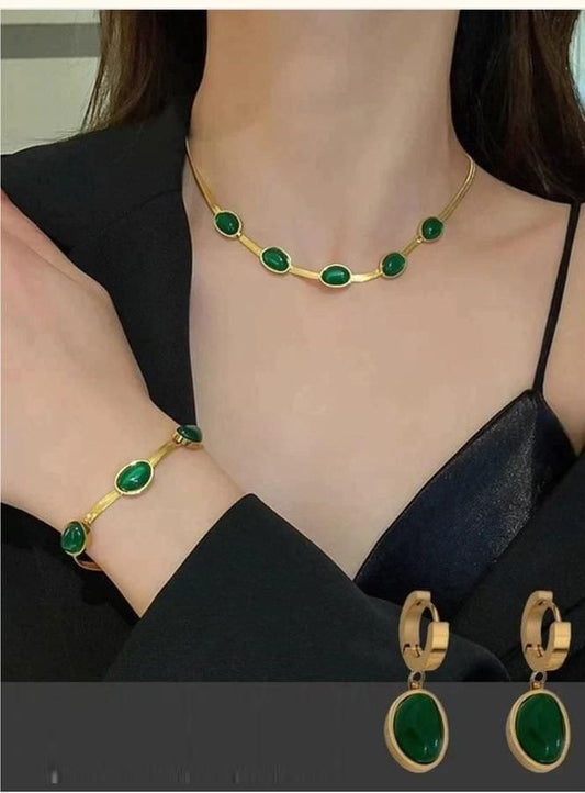 EmeraldAura™ Green Gemstone Jewelry Set – Necklace, Bracelet